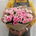 Букет с кустовыми розами